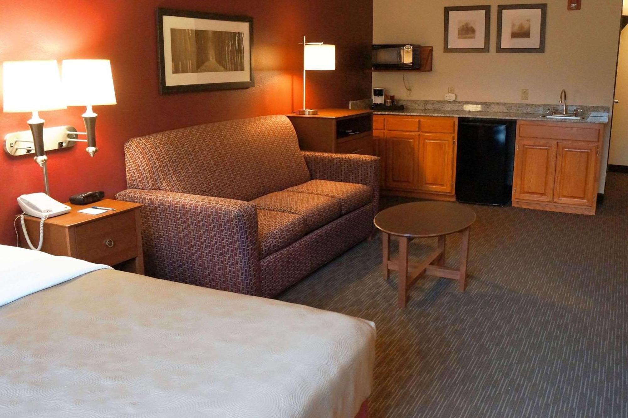 Americinn By Wyndham Baldwin Eksteriør bilde