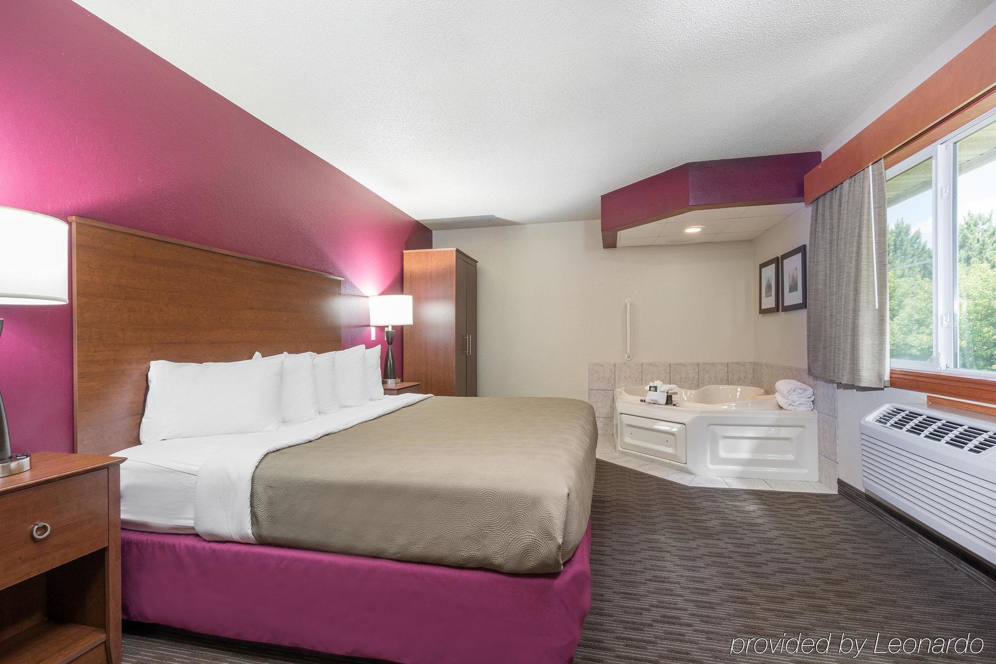 Americinn By Wyndham Baldwin Eksteriør bilde